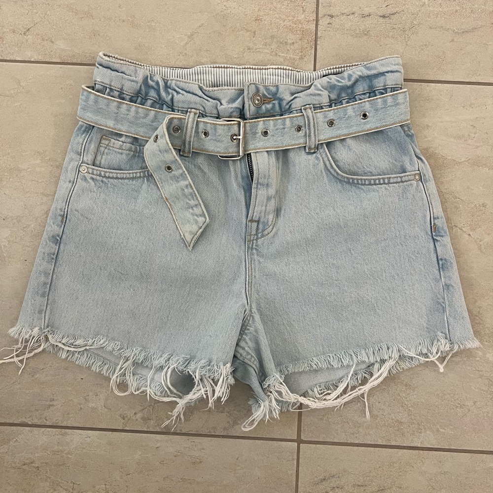 VINTAGE ALL SAINTS LIGHT BLUE HIGH WAISTED DENIM SHORTS WITH BELT . W27